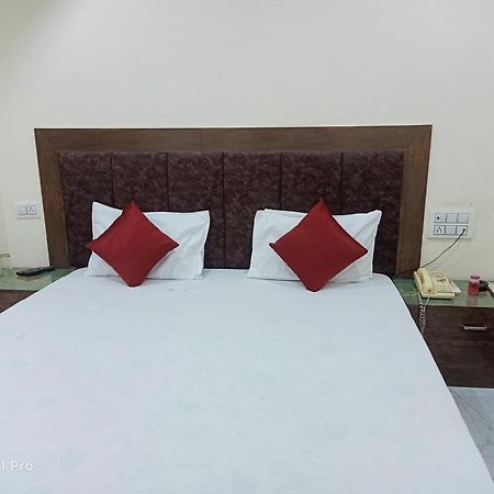 Hotel Ambassador Inn Gwalior Esterno foto