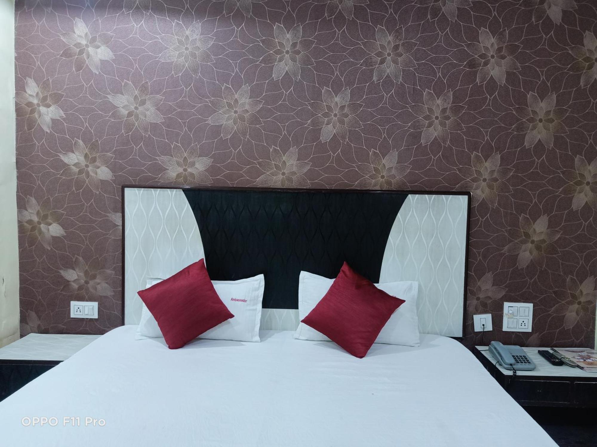 Hotel Ambassador Inn Gwalior Esterno foto