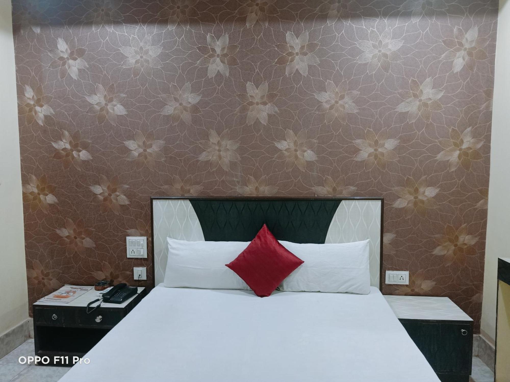 Hotel Ambassador Inn Gwalior Esterno foto