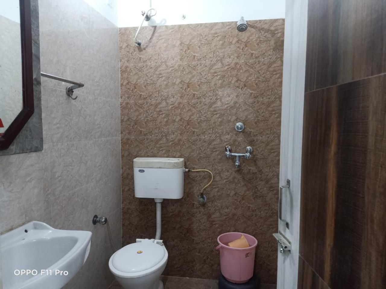 Hotel Ambassador Inn Gwalior Esterno foto