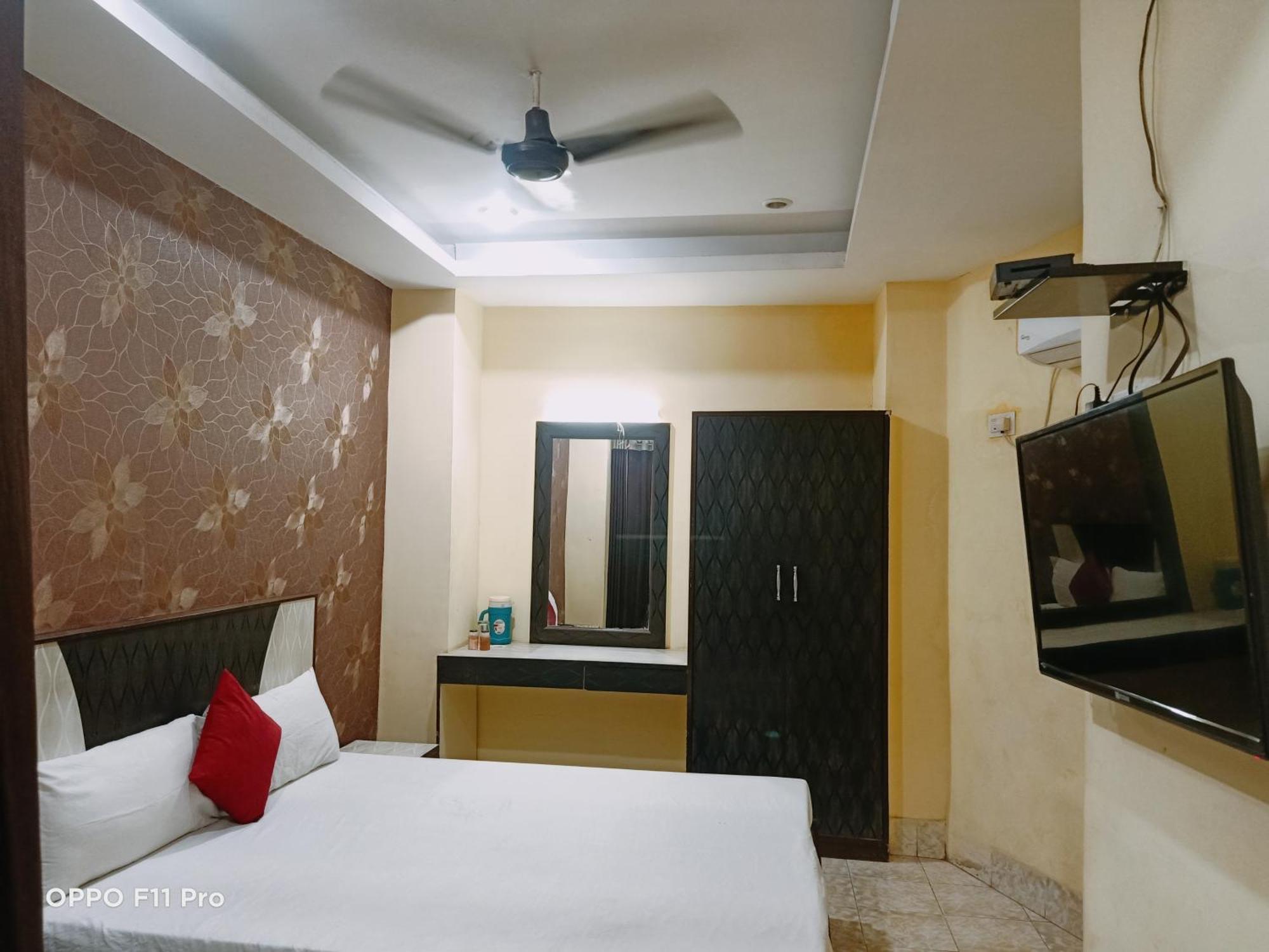 Hotel Ambassador Inn Gwalior Esterno foto