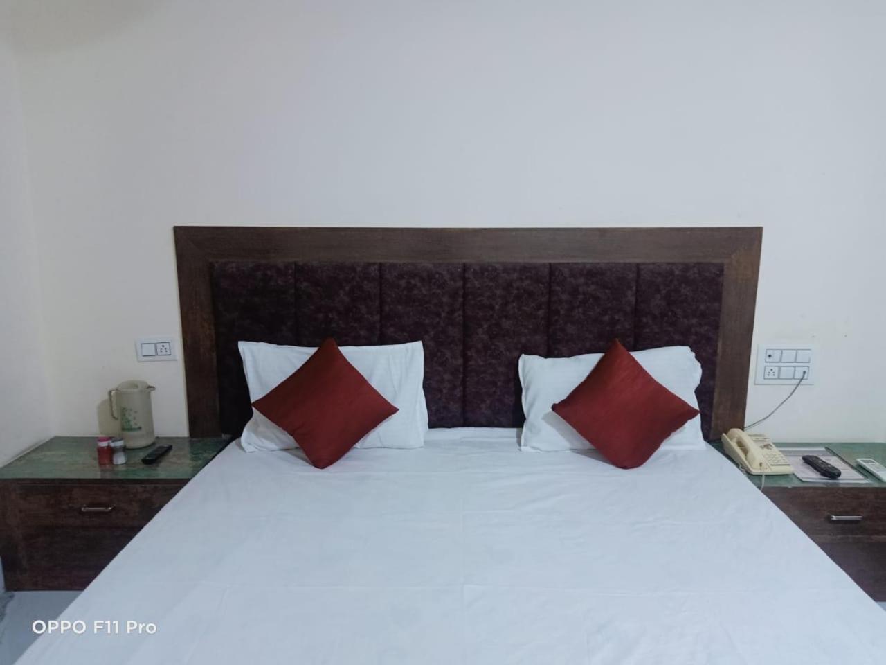 Hotel Ambassador Inn Gwalior Esterno foto
