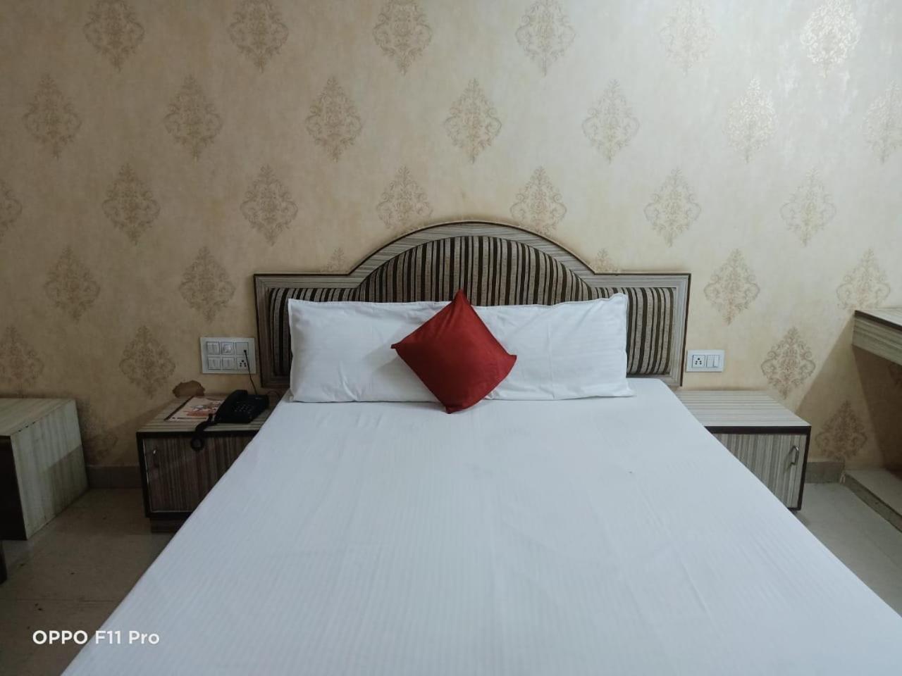 Hotel Ambassador Inn Gwalior Esterno foto